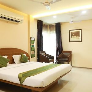 [Sanitized] Deluxe Double Room